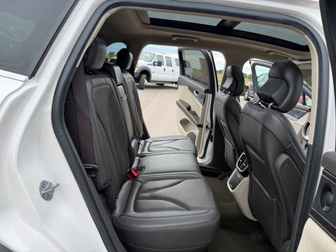 Used 2019 Lincoln Nautilus Reserve FWD image 21