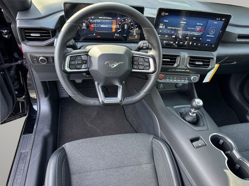Used 2025 Ford Mustang GT RWD image 43