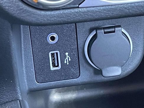 Used 2025 Nissan Kicks Play S image 27