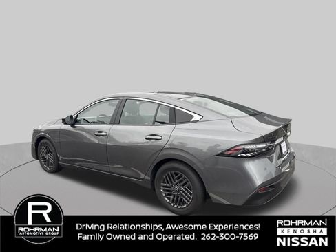 Used 2026 Nissan Sentra SV w/ SV Convenience Package FWD image 3