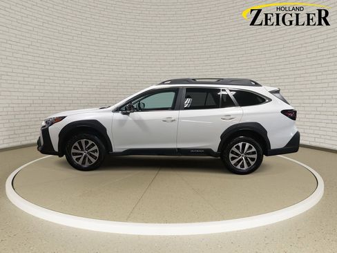 Used 2024 Subaru Outback Premium image 8