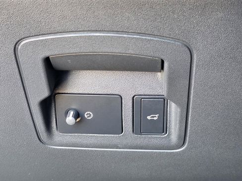 Used 2025 Land Rover Range Rover Velar Dynamic SE image 26