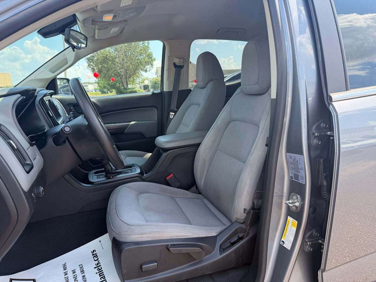 Used 2020 Chevrolet Colorado W/T w/ WT Convenience Package RWD image 9