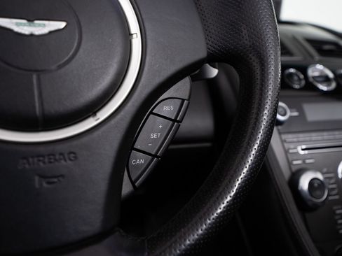 Used 2012 Aston Martin V8 Vantage Roadster RWD image 23