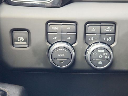 Certified 2024 GMC Sierra 2500 AT4 w/ AT4 Premium Plus Package AWD/4WD image 12