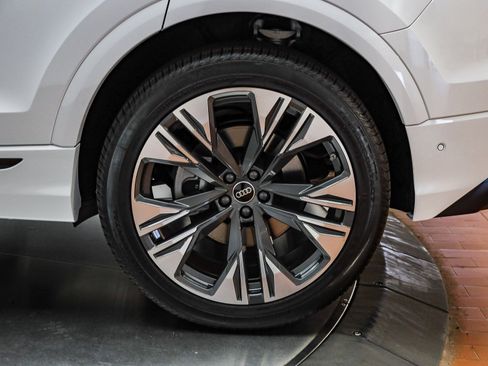 New 2026 Audi Q8 Premium Plus image 12