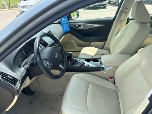 Used 2014 INFINITI Q50 Premium w/ Navigation Package AWD/4WD image 3