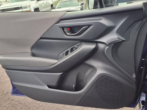 New 2025 Subaru Crosstrek 2.0i Premium image 17