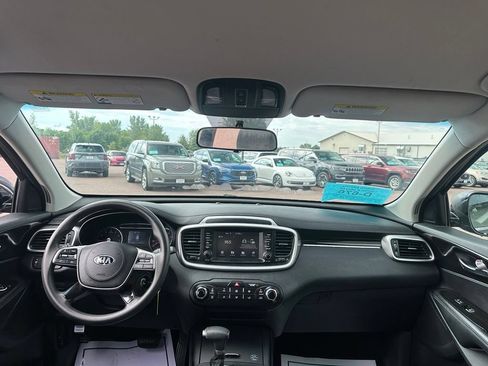 Used 2020 Kia Sorento LX FWD image 27