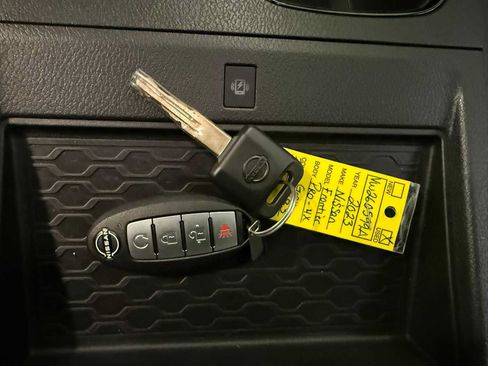 Used 2023 Nissan Frontier PRO-4X w/ Pro Convenience Package AWD/4WD image 28