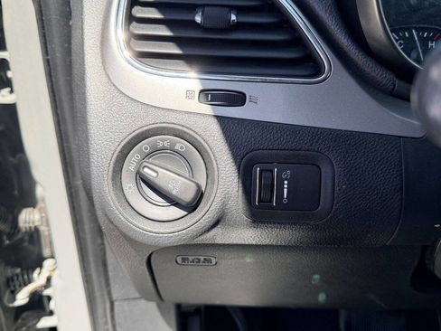 Used 2019 Dodge Journey Crossroad FWD image 16
