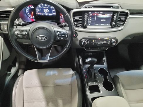 Used 2017 Kia Sorento SX image 22