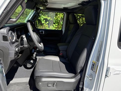 New 2025 Jeep Wrangler Unlimited Sahara image 12