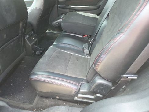 Used 2018 Ford Explorer XLT w/ Equipment Group 202A image 5