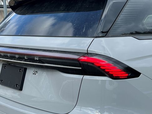 New 2026 Lincoln Nautilus Reserve w/ Jet Appearance Package image 5