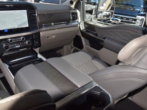 Used 2026 Ford F450 Platinum w/ Platinum Plus Package image 17