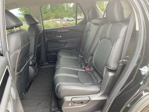 Used 2025 Honda Pilot EX-L image 17