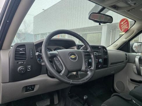 Used 2014 Chevrolet Silverado 2500 W/T w/ Snow Plow Prep Package image 7