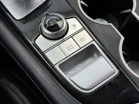 Used 2022 Genesis G70 2.0T image 29