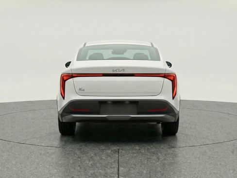 Used 2025 Kia K4 LXS image 7