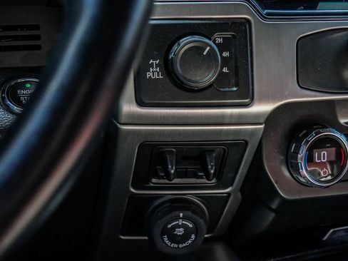 Used 2022 Ford F250 Platinum w/ FX4 Off-Road Package image 30