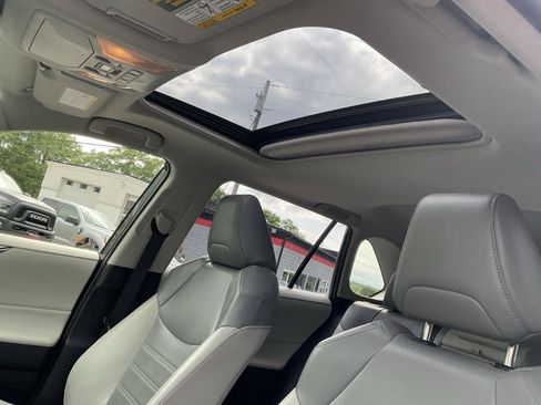 Used 2019 Toyota RAV4 XLE Premium w/ Cold Weather Package AWD/4WD image 13