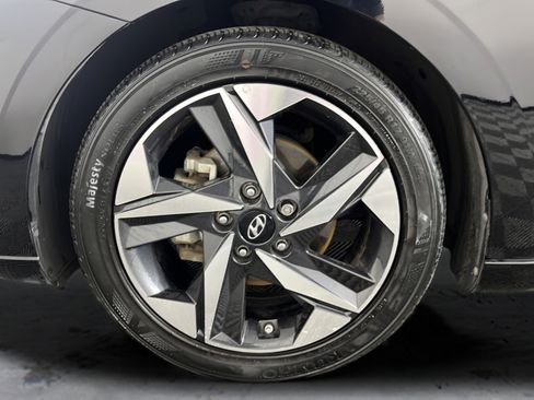 Used 2022 Hyundai Elantra Limited w/ Cargo Package FWD image 26