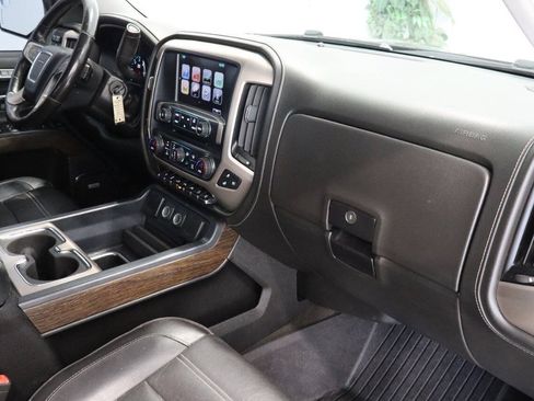 Used 2018 GMC Sierra 1500 Denali w/ Denali Ultimate Package AWD/4WD image 10