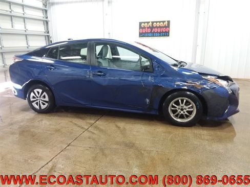 Used 2017 Toyota Prius Two image 2
