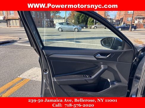 Used 2022 Volkswagen Jetta SE image 25