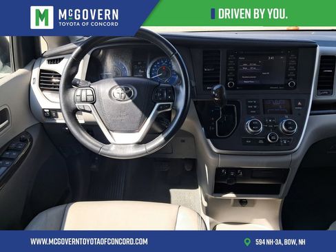 Used 2020 Toyota Sienna XLE w/ Carpet Mat Package AWD/4WD image 12