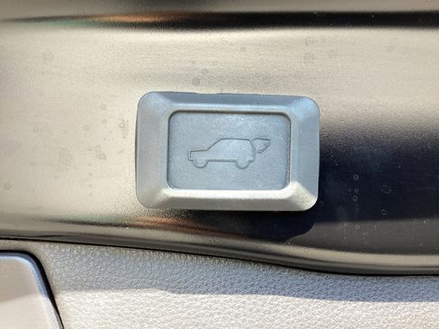 Used 2025 Toyota RAV4 XLE w/ Convenience Package image 35