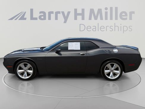 Used 2017 Dodge Challenger R/T Plus RWD image 2