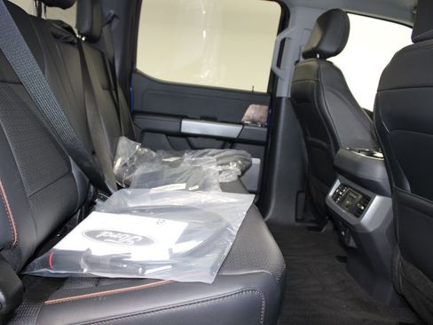 New 2026 Ford F250 Lariat w/ Black Appearance Package AWD/4WD image 30