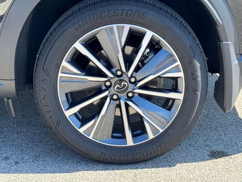 Certified 2026 INFINITI QX60 Luxe w/ Family Package AWD/4WD image 8