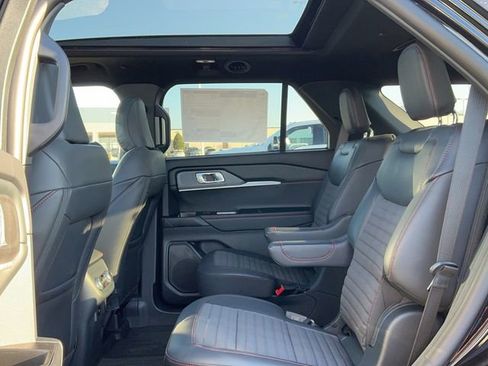 New 2026 Ford Explorer ST-Line w/ ST-Line Street Pack AWD/4WD image 18