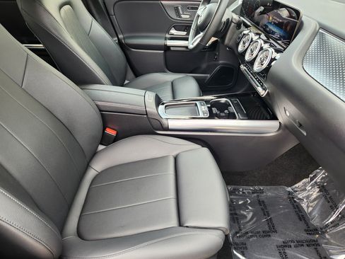 Used 2025 Mercedes-Benz GLA 250 4MATIC image 15