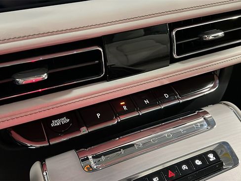 Used 2025 Lincoln Aviator Reserve w/ Illumination Package image 21