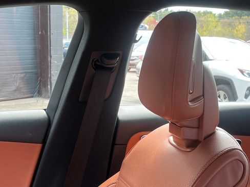 Used 2025 Mercedes-Benz C 300 4MATIC Sedan image 24