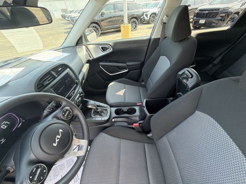 Used 2023 Kia Soul LX FWD image 36