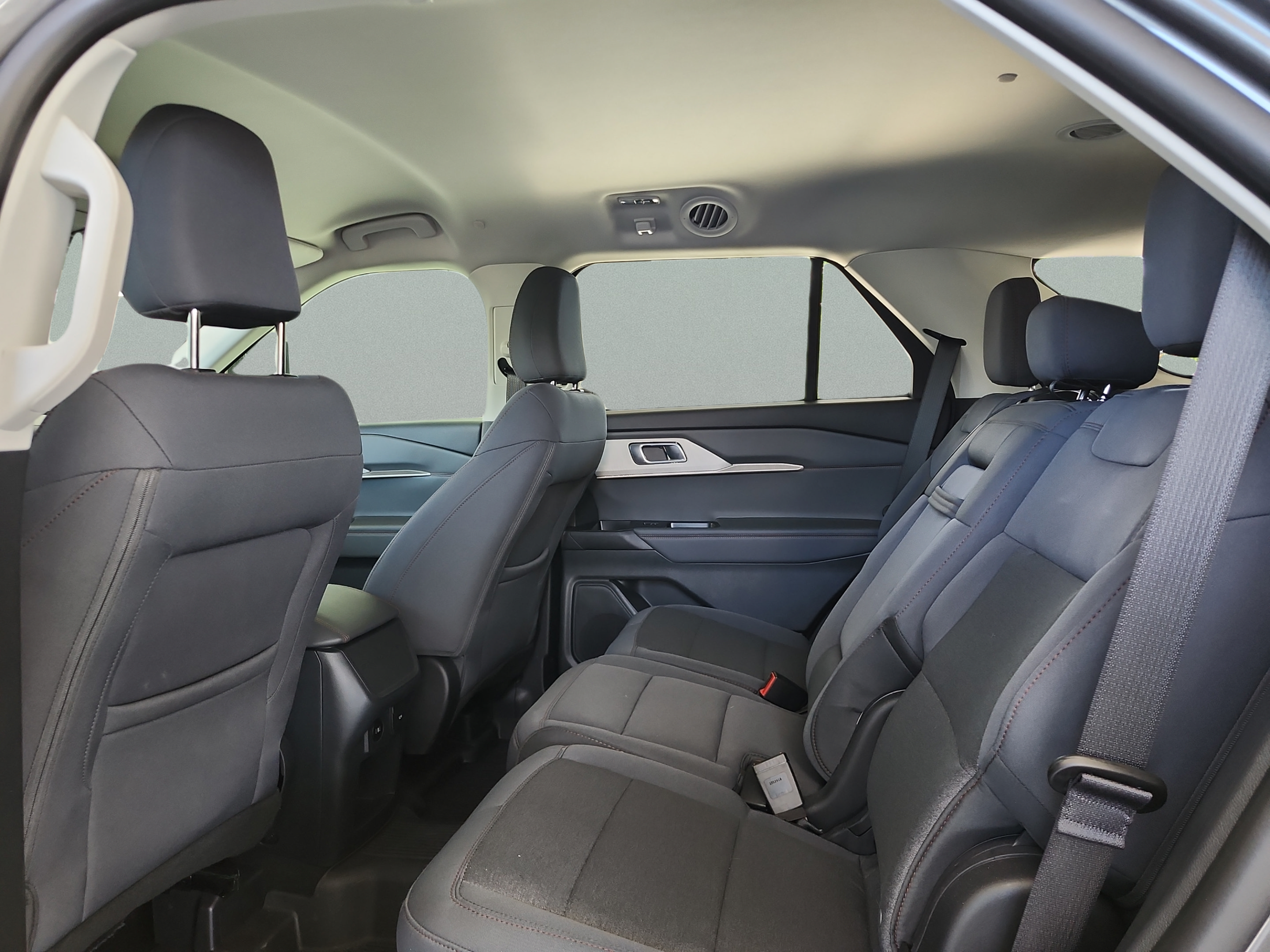 Certified 2026 Ford Explorer Active RWD image 17