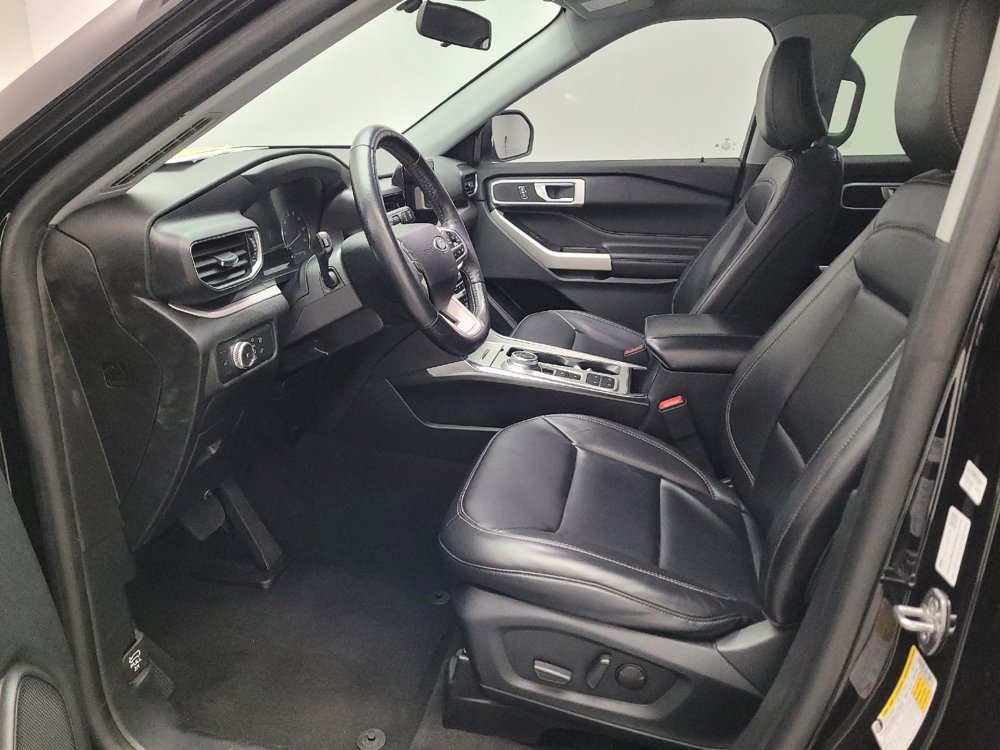 Used 2021 Ford Explorer XLT w/ Equipment Group 202A RWD image 17