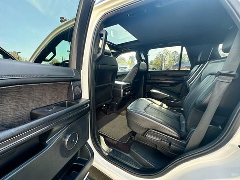 Used 2021 Ford Expedition Limited RWD image 17