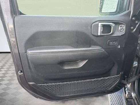 Used 2023 Jeep Wrangler Unlimited Sahara AWD/4WD image 20