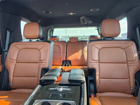 Used 2018 Lincoln Navigator Reserve w/ Technology Package AWD/4WD image 33