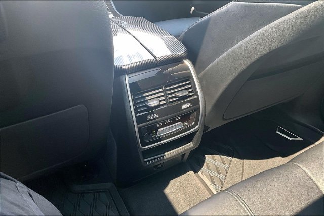 Used 2021 BMW X5 xDrive40i w/ M Sport Package AWD/4WD image 25