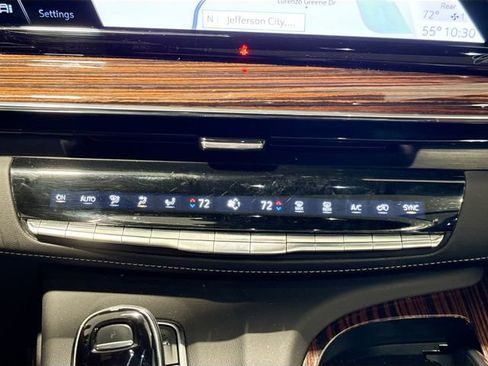Used 2022 Cadillac Escalade Premium Luxury image 15
