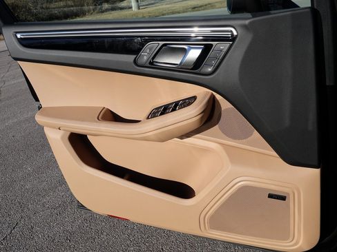 New 2025 Porsche Macan S image 33