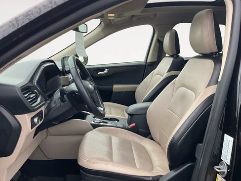 Used 2020 Ford Escape Titanium AWD/4WD image 9