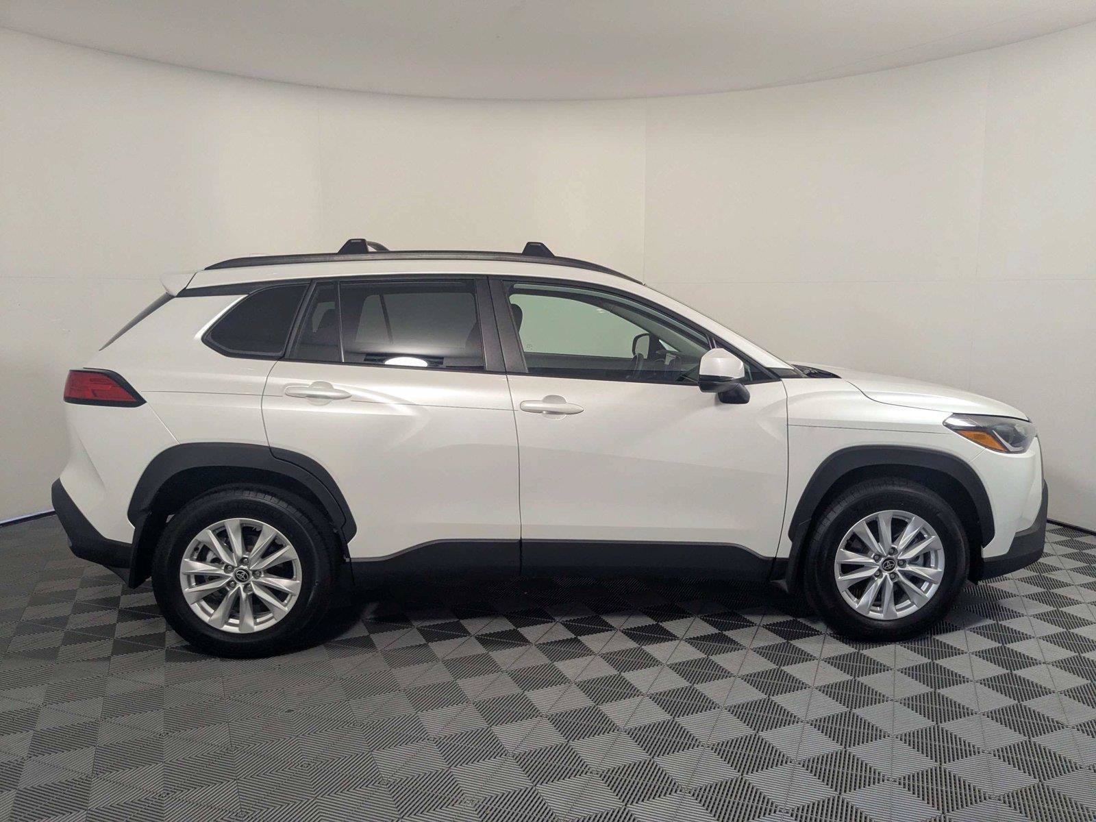 Certified 2023 Toyota Corolla Cross LE FWD image 4